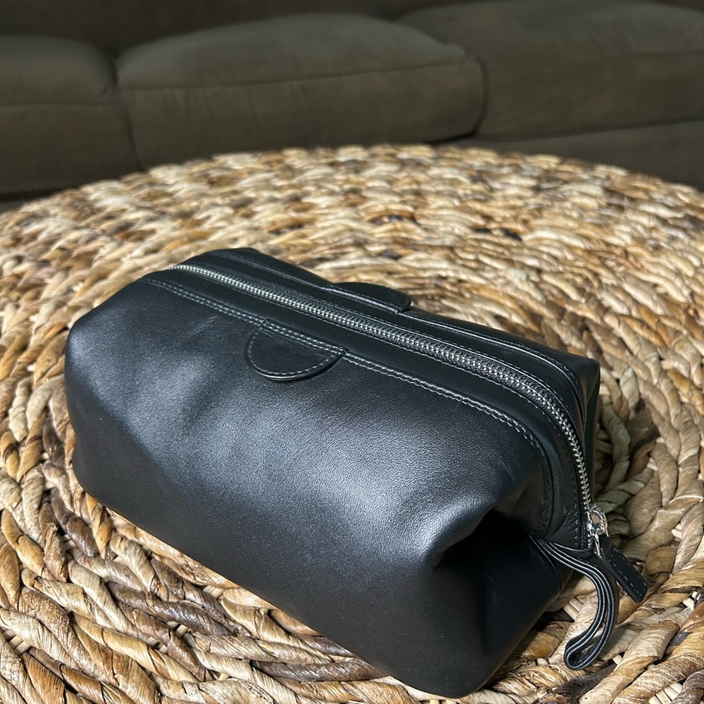 Royce Black Leather Men's Toiletry Bag